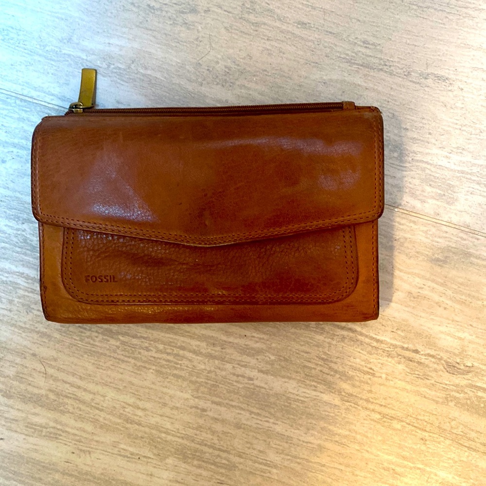 Fossil Pebble Leather Wallet